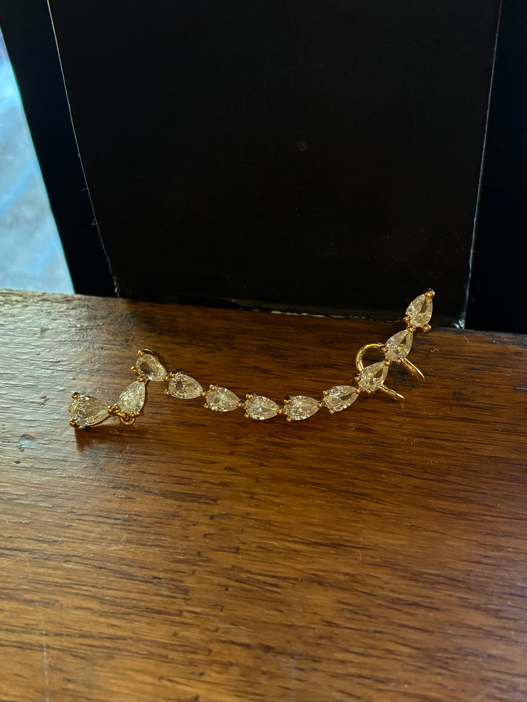 Solis Gold Earcuff