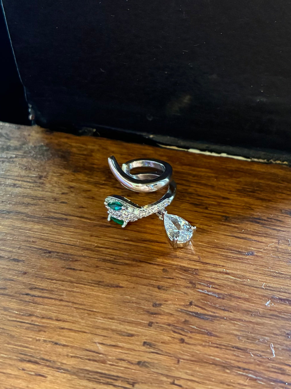 Dangle Serp Earcuff