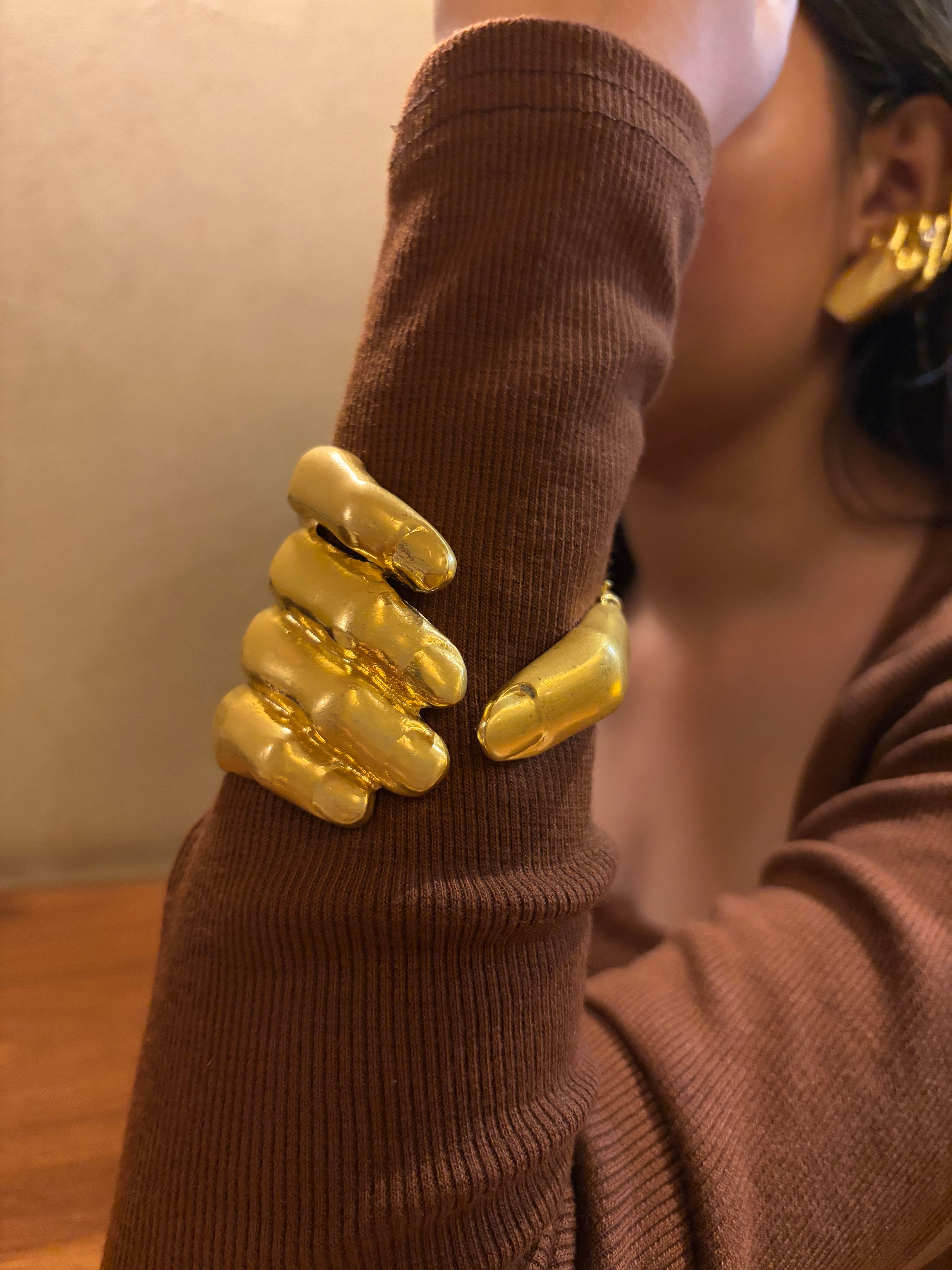 Hand Held Armcuff