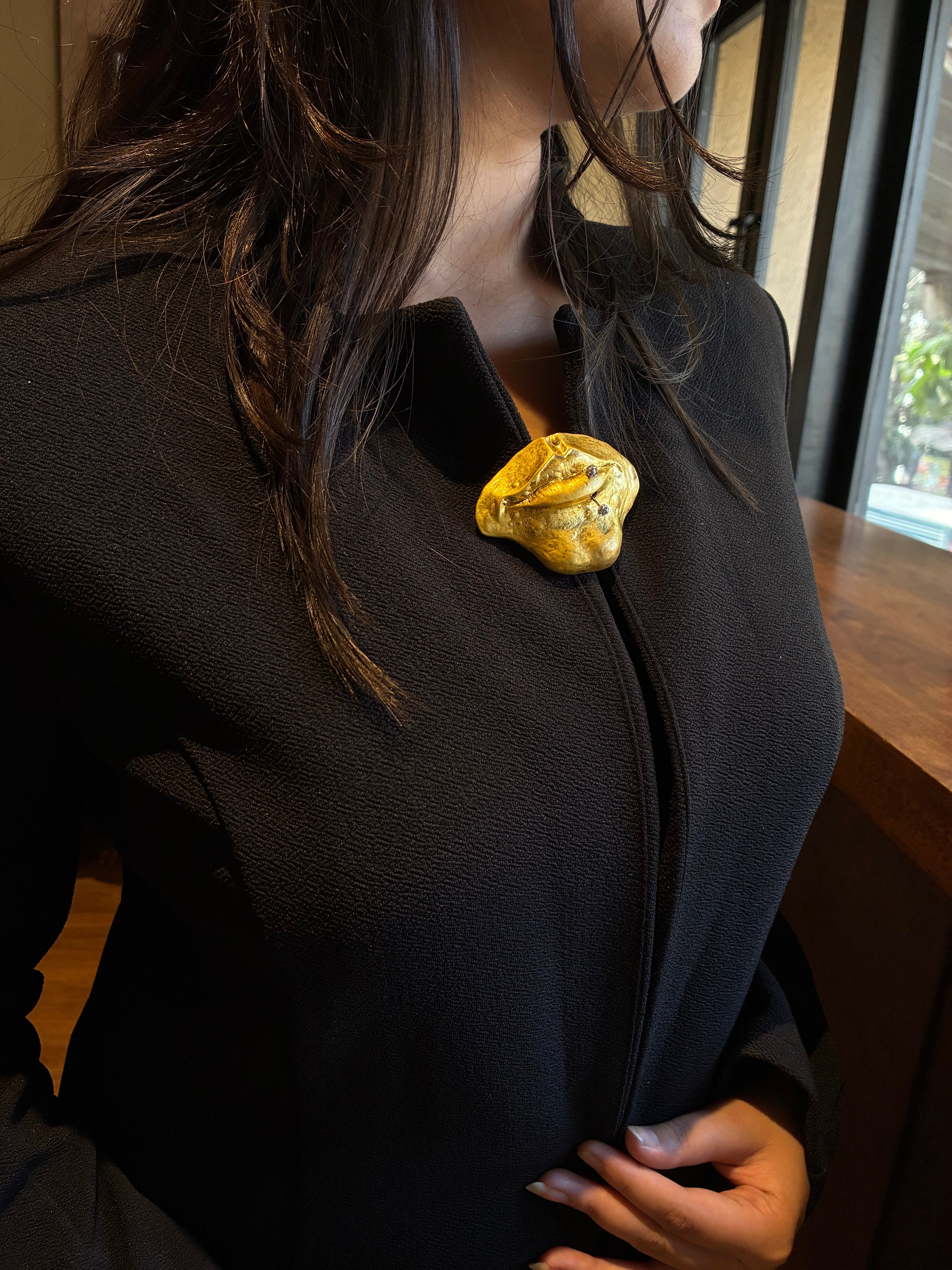 Man’s Lip on Fingertips Brooch