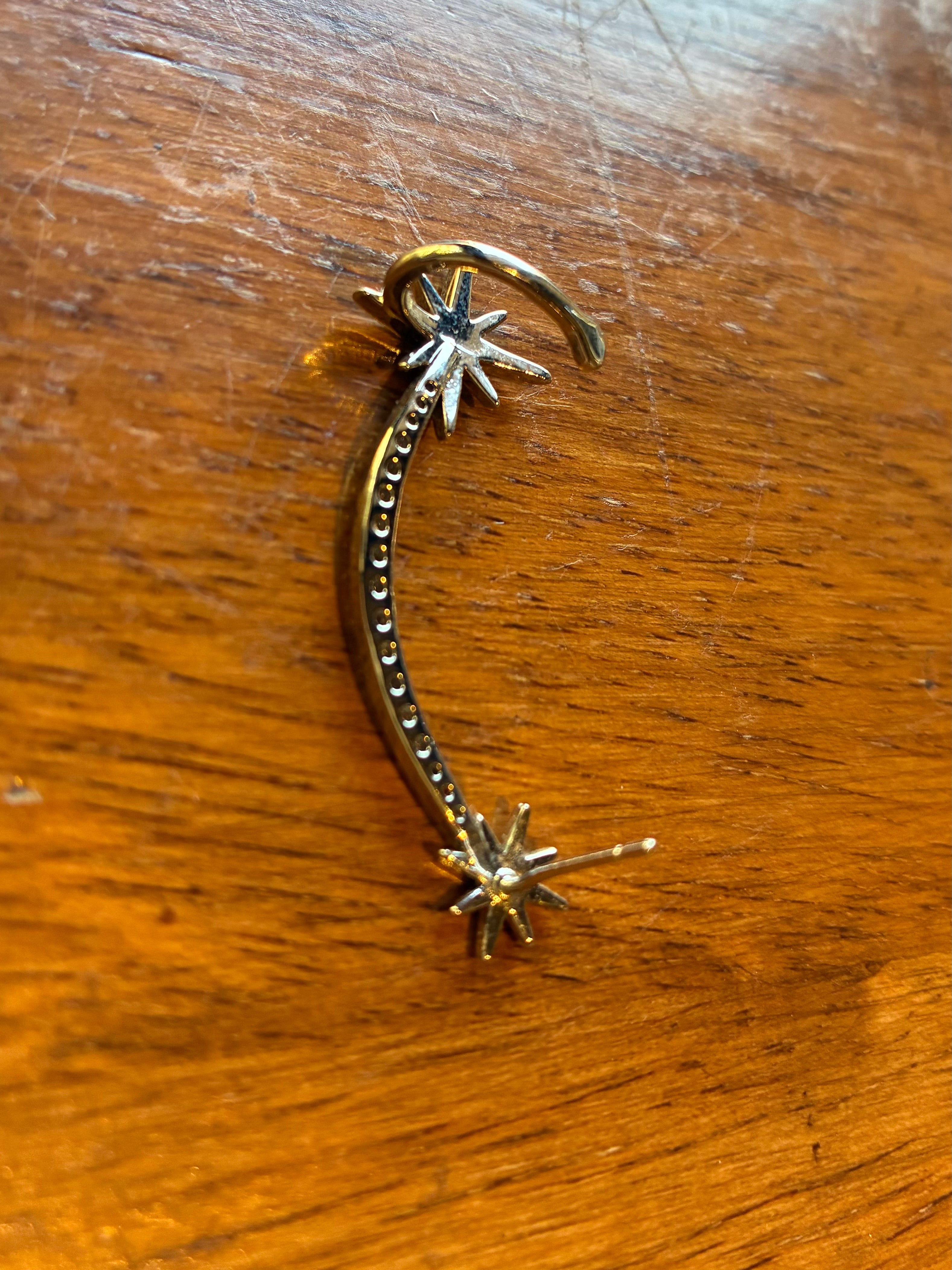 Celeste Star Earcuff