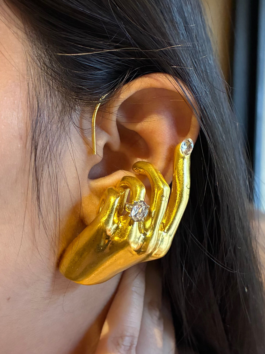 Hand held Earcuff