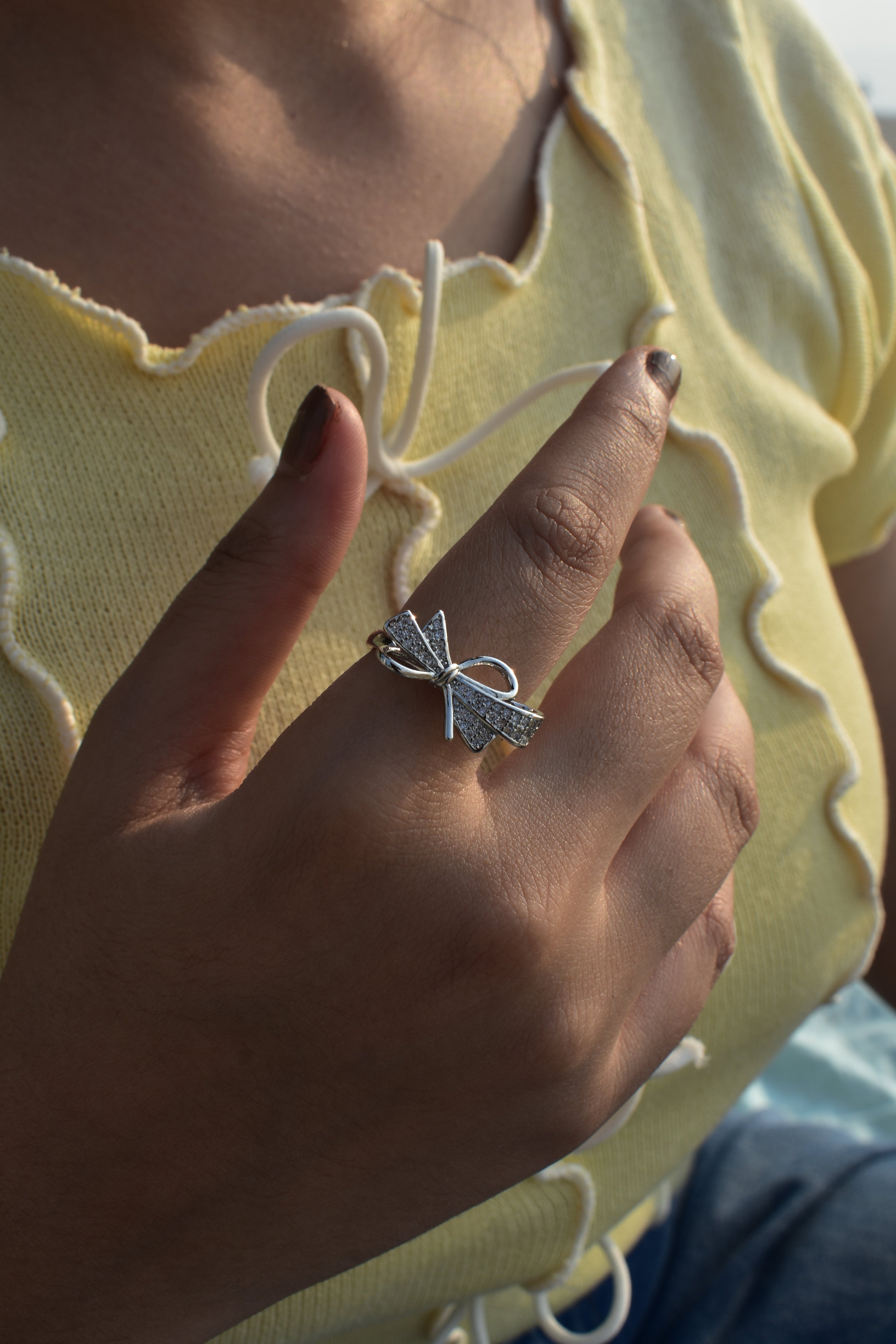 Edge Bow Ring