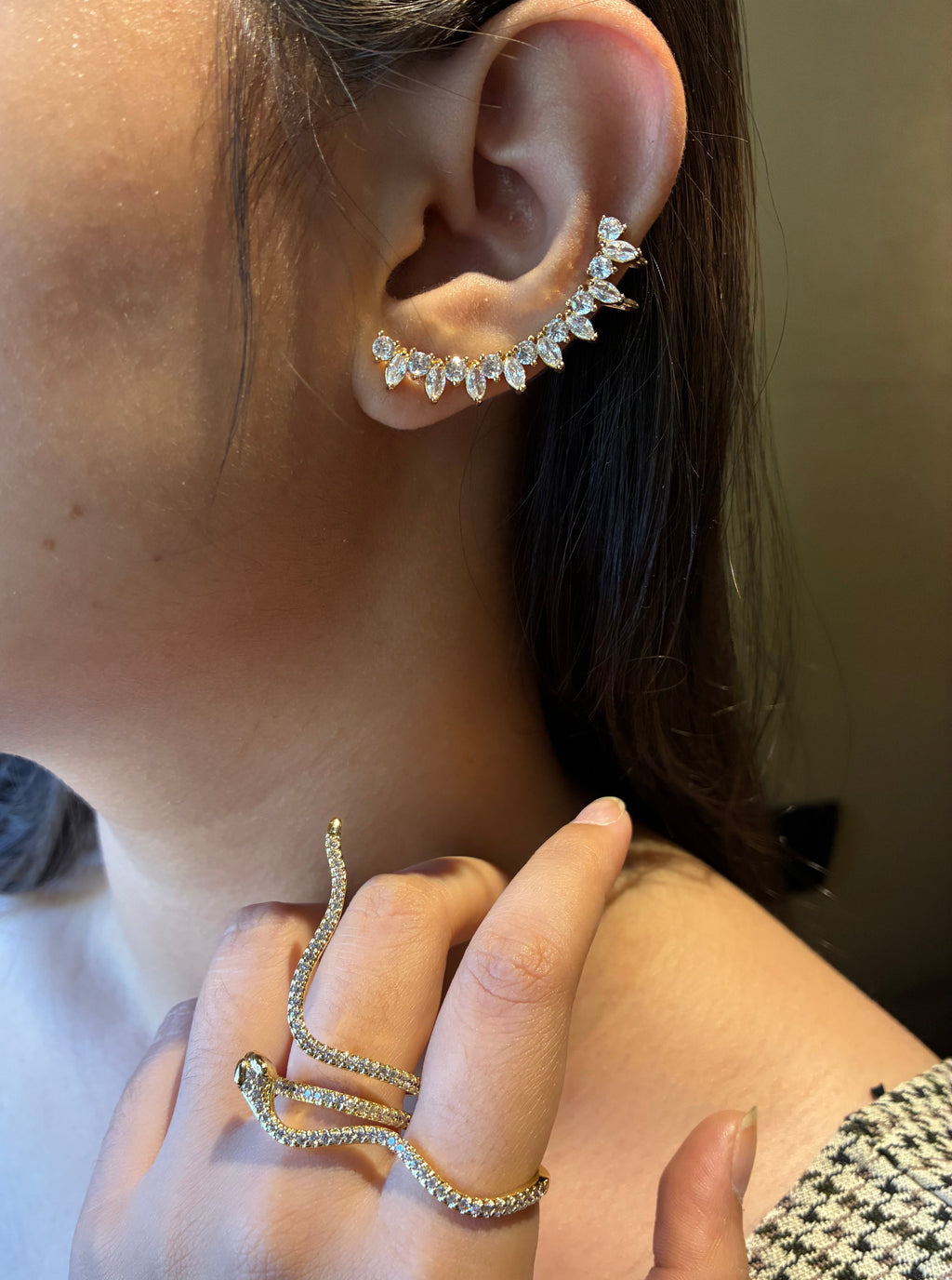 Pear Line Earcuff